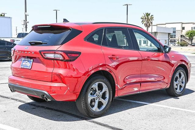 Used 2024 Ford Escape ST-Line w/ Tech Pack #1 FWD image 9