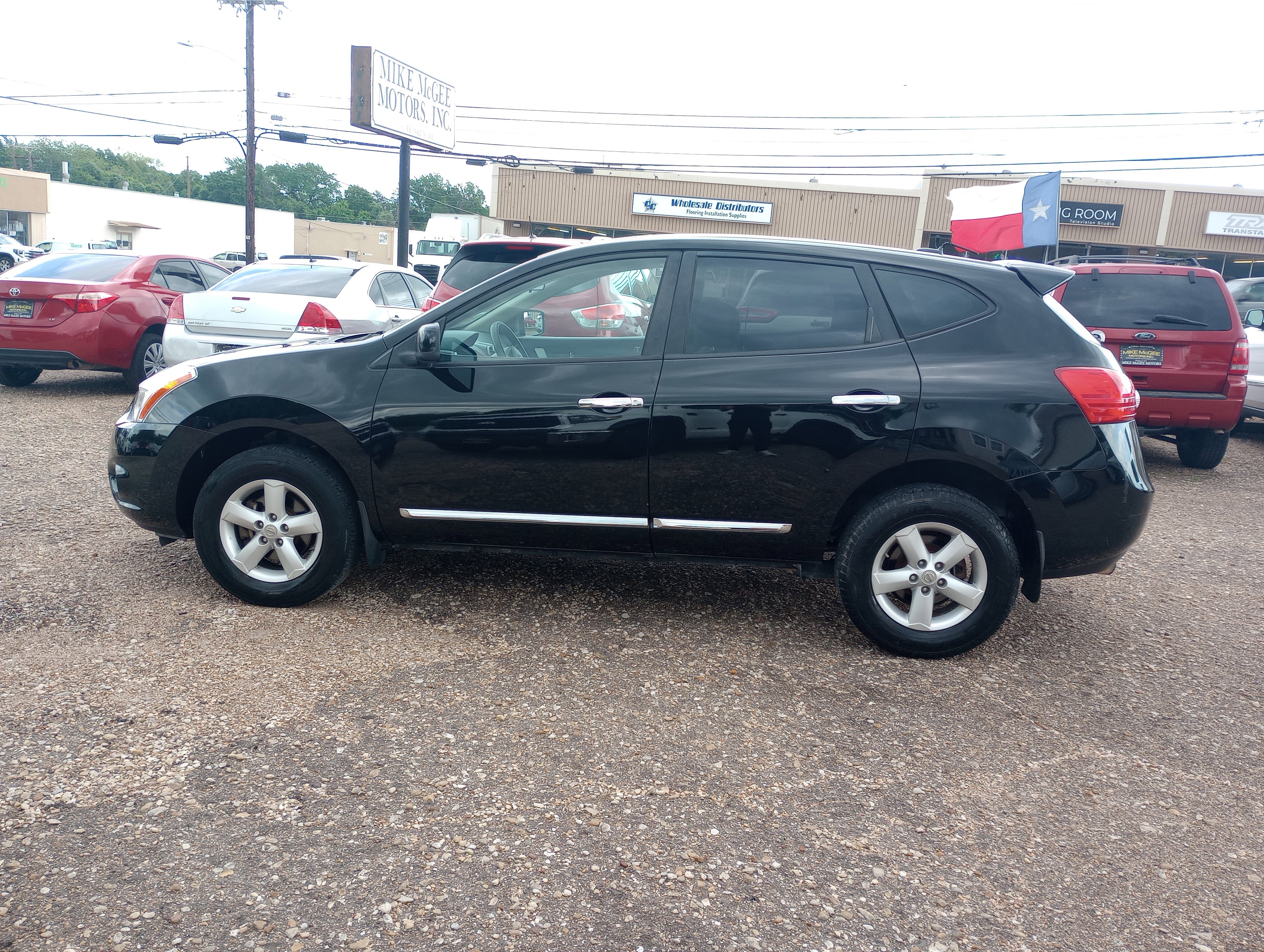 Used 2013 Nissan Rogue S w/ Special Edition Pkg image 4