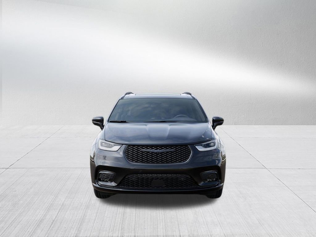 New 2026 Chrysler Pacifica Limited w/ S Appearance Package image 4