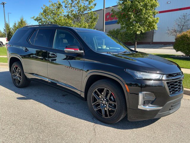 Used 2023 Chevrolet Traverse Premier w/ Redline Edition AWD/4WD image 2