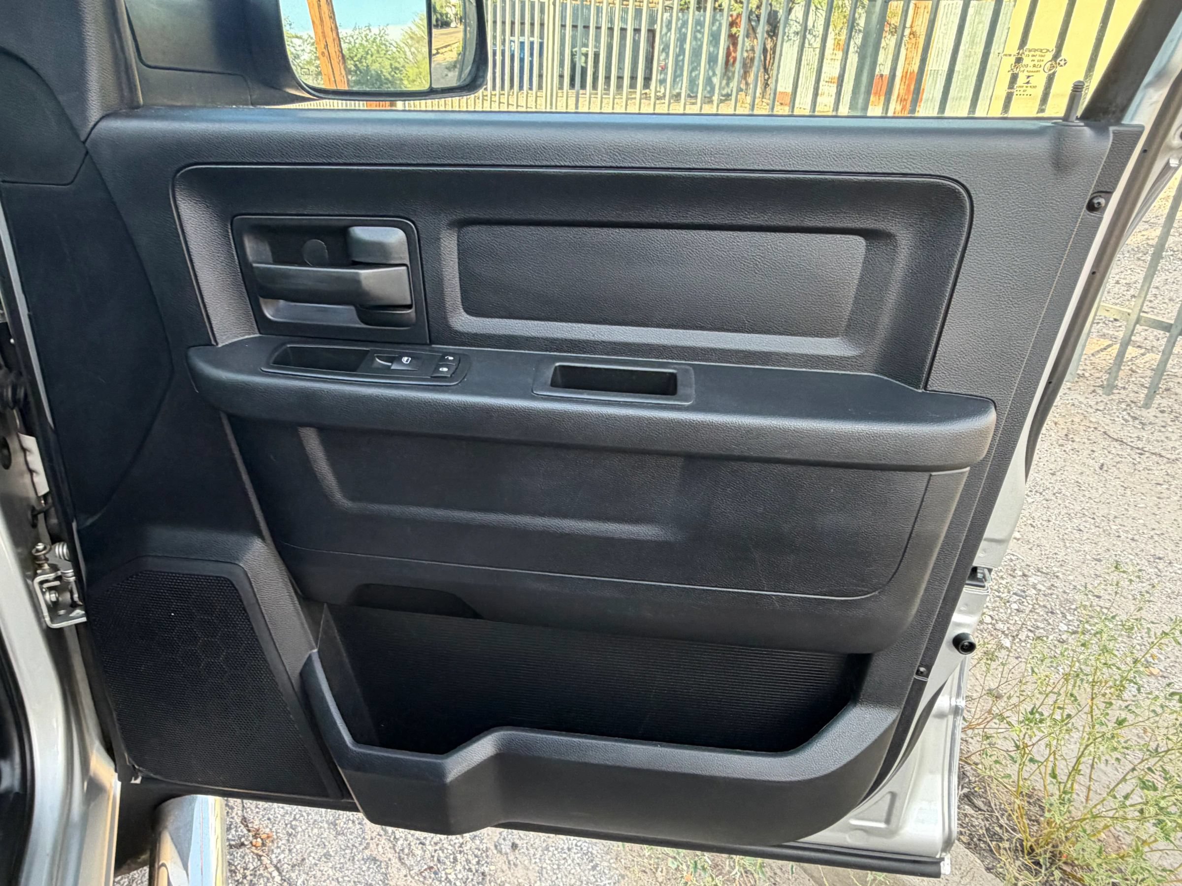 Used 2014 RAM 3500 Tradesman w/ Chrome Appearance Group AWD/4WD image 16