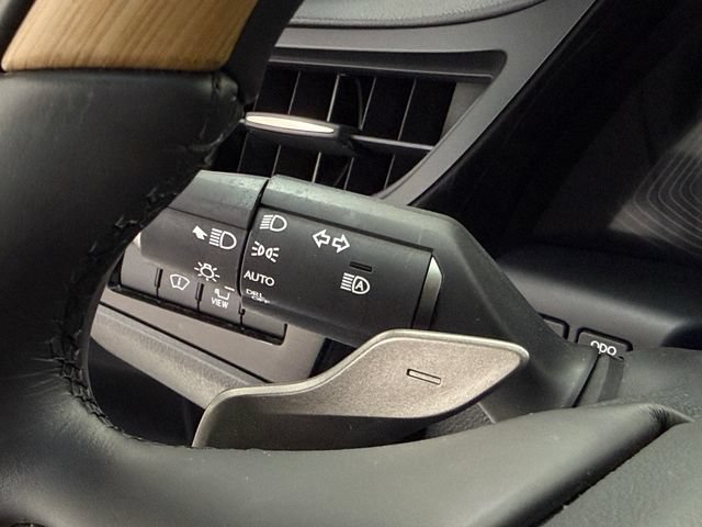Used 2025 Lexus ES 300h w/ Technology Package FWD image 13