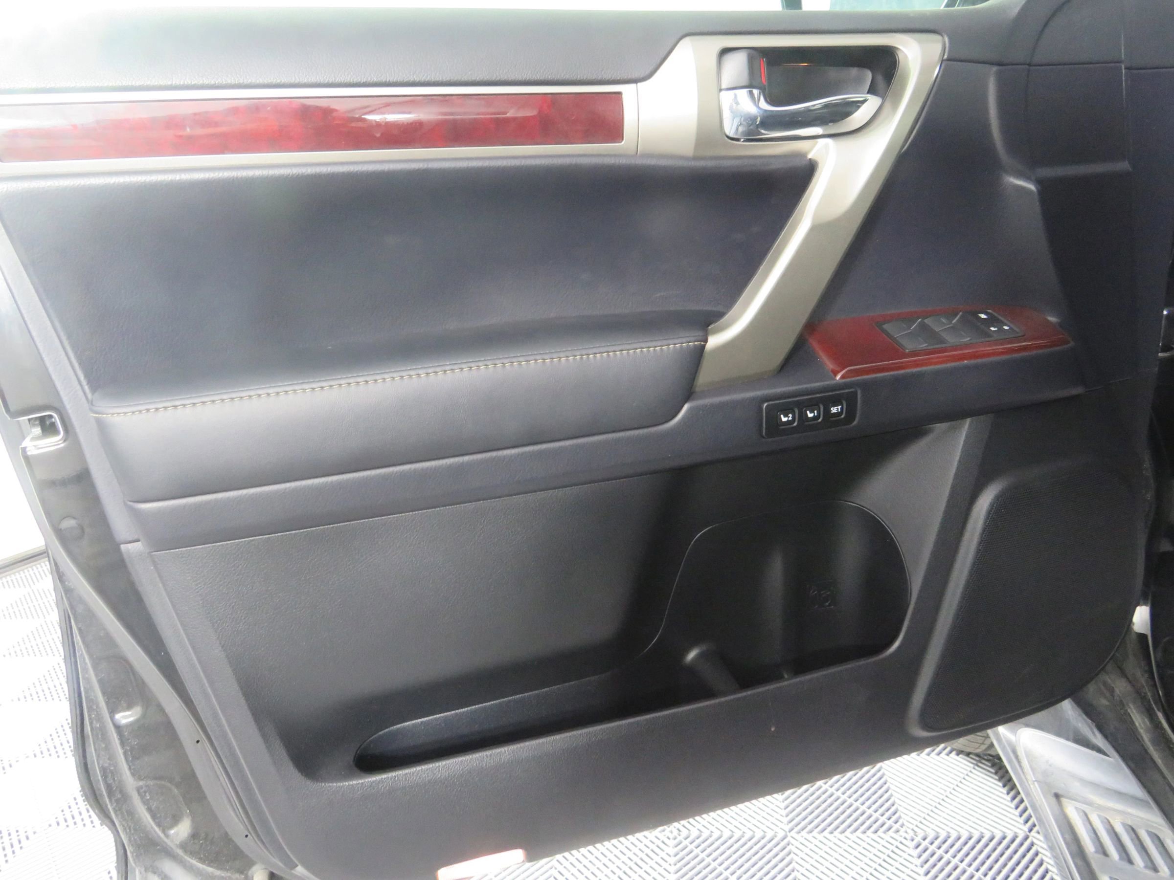 Used 2019 Lexus GX 460 Luxury image 47