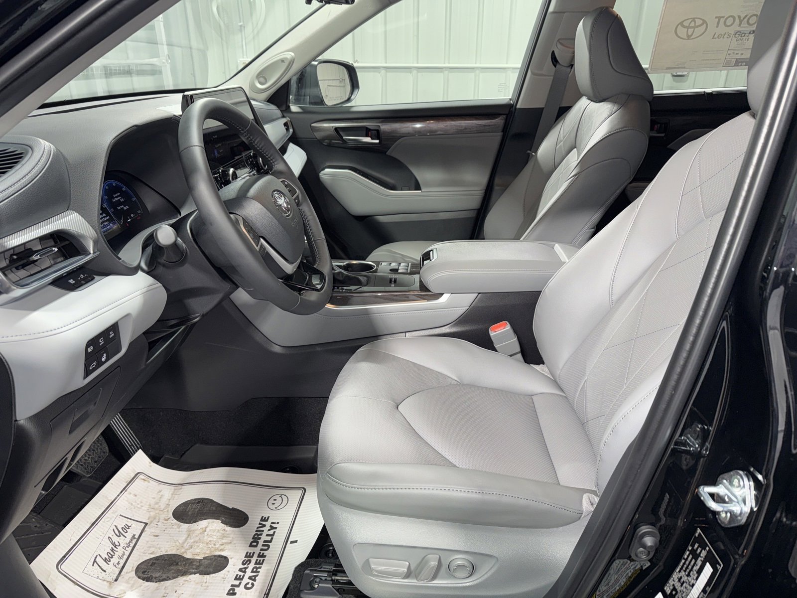 New 2026 Toyota Highlander Platinum image 20