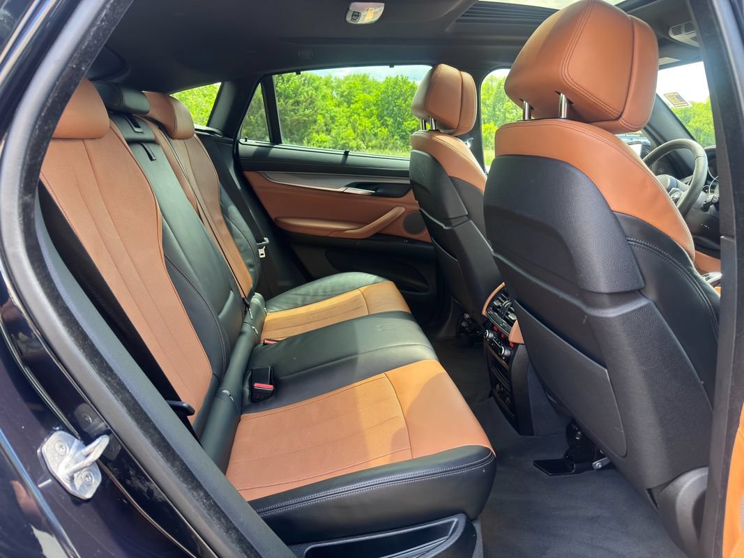 Used 2019 BMW X6 xDrive50i w/ M Sport Package AWD/4WD image 37