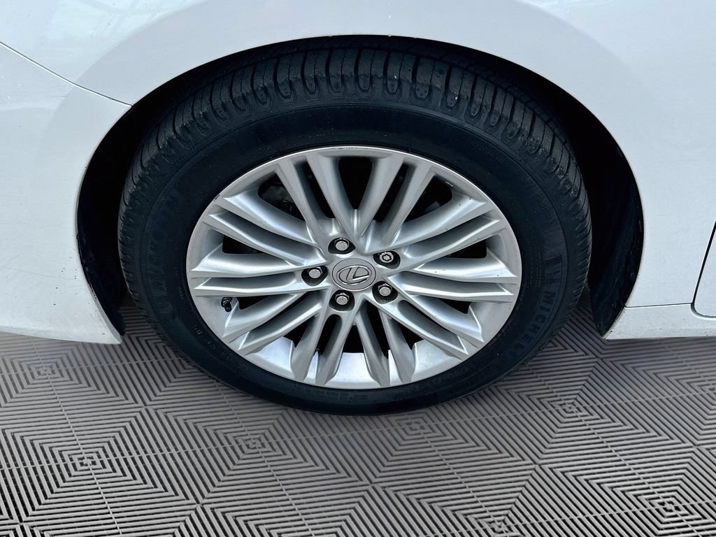 Used 2016 Lexus ES 350 w/ Premium Package w/Wood Trim FWD image 32