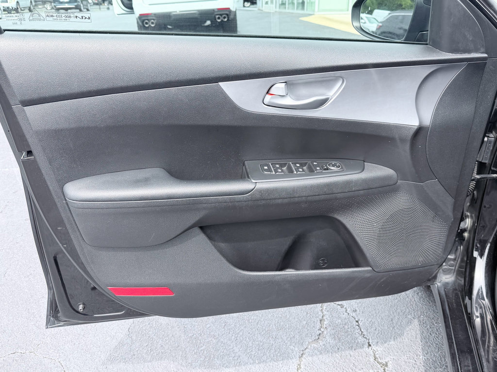 Used 2023 Kia Forte LXS w/ LXS Technology Package FWD image 28