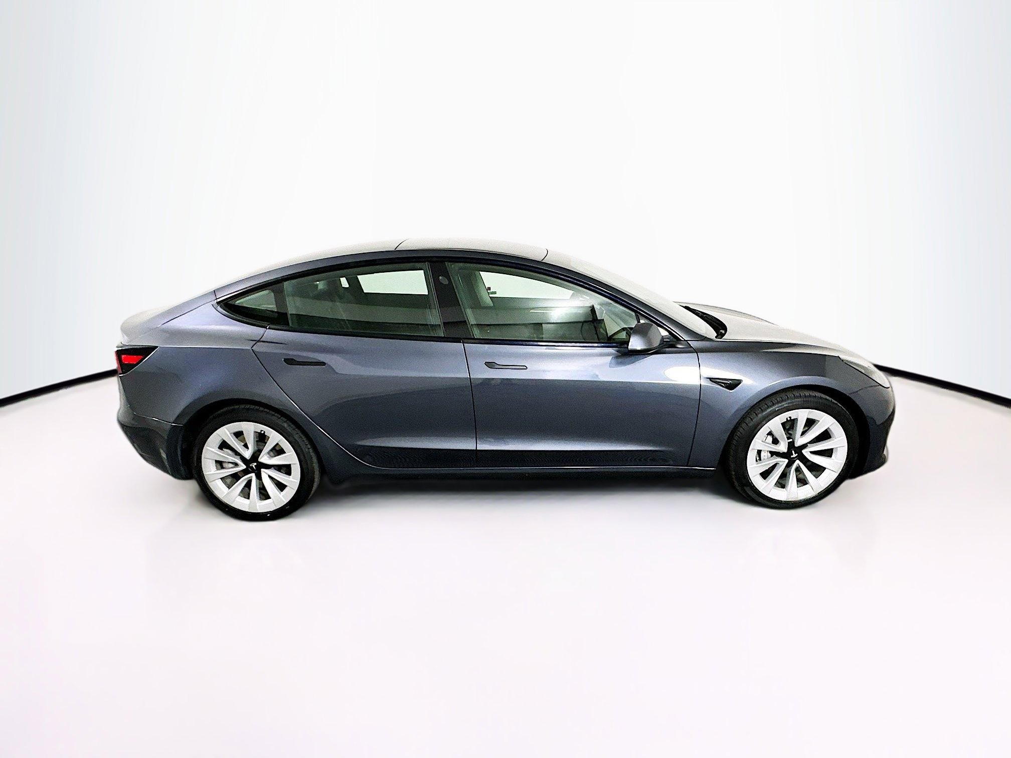 Used 2023 Tesla Model 3 Standard Range image 10
