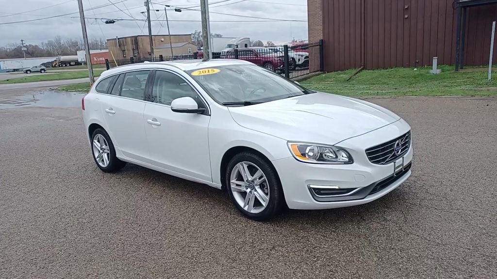Used 2015 Volvo V60 T5 Premier image 2
