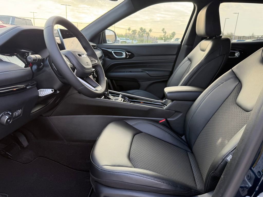 New 2026 Jeep Compass Latitude AWD/4WD image 12