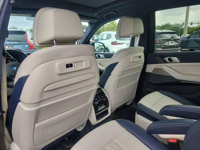 Used 2021 BMW X7 M50i w/ Executive Package AWD/4WD image 16