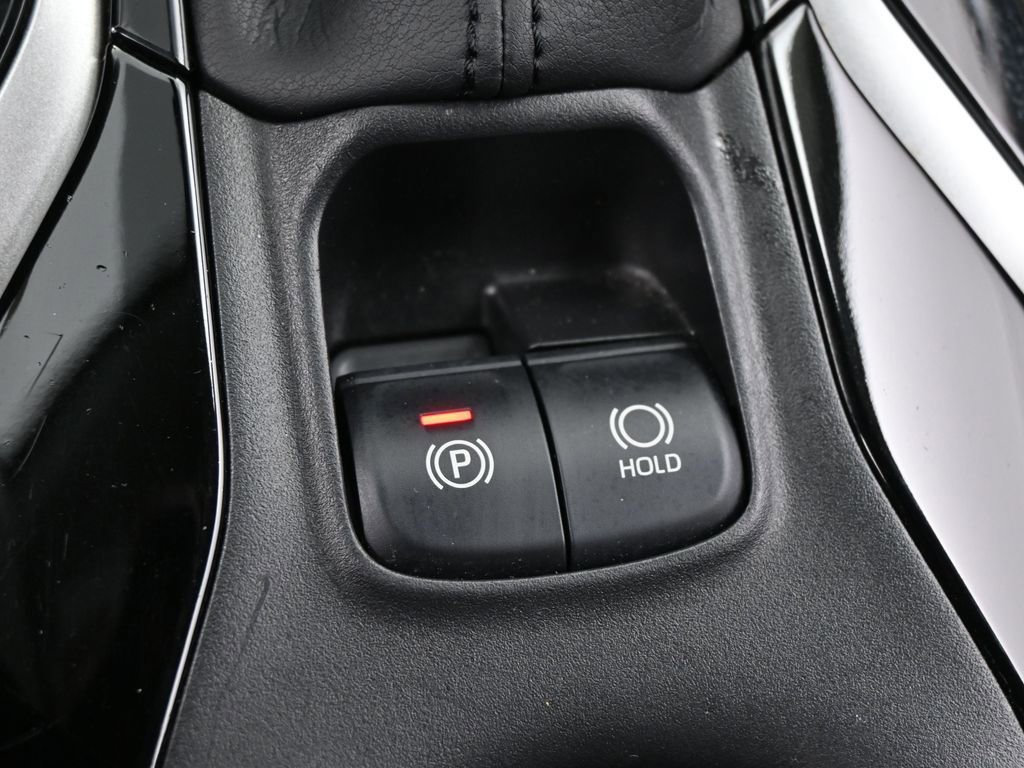 Used 2021 Toyota Corolla LE image 21