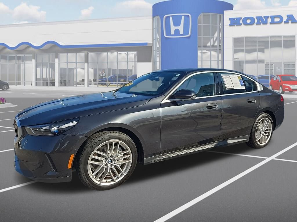 Used 2024 BMW 530i xDrive w/ Premium Package image 5