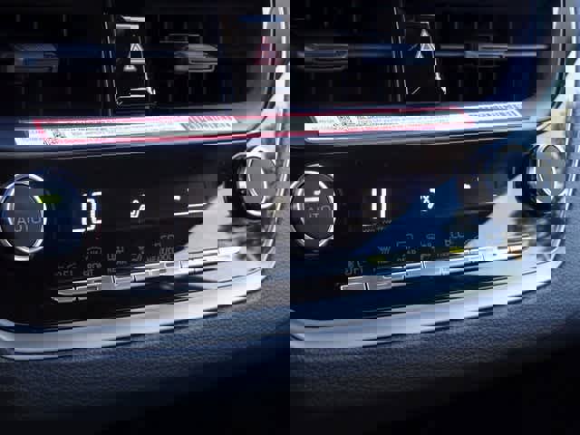 Certified 2025 Toyota Corolla LE image 22