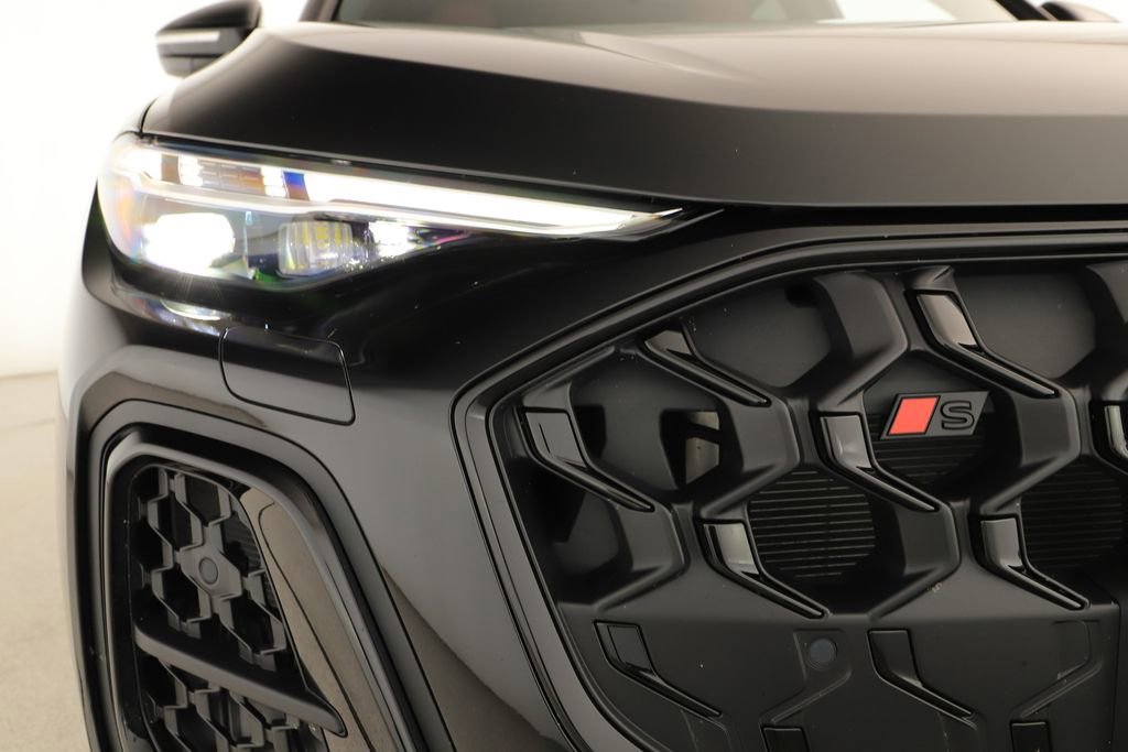 Certified 2025 Audi SQ5 Prestige image 39