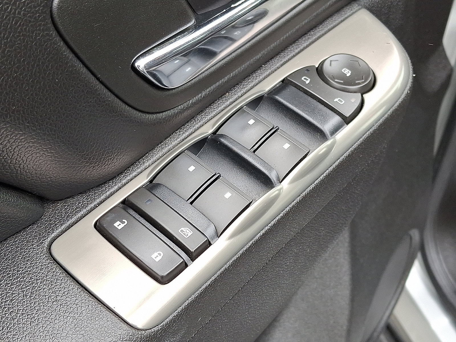 Used 2010 Chevrolet Tahoe LS w/ Convenience Package AWD/4WD image 15
