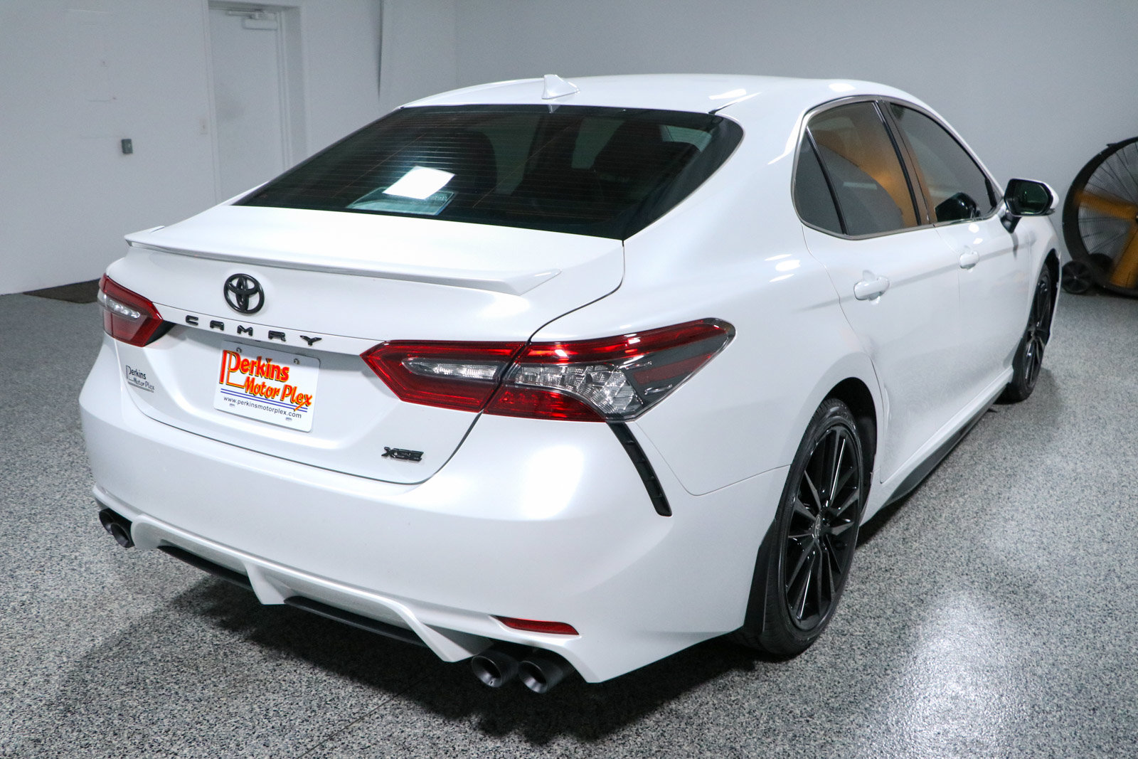 Used 2023 Toyota Camry XSE FWD image 7