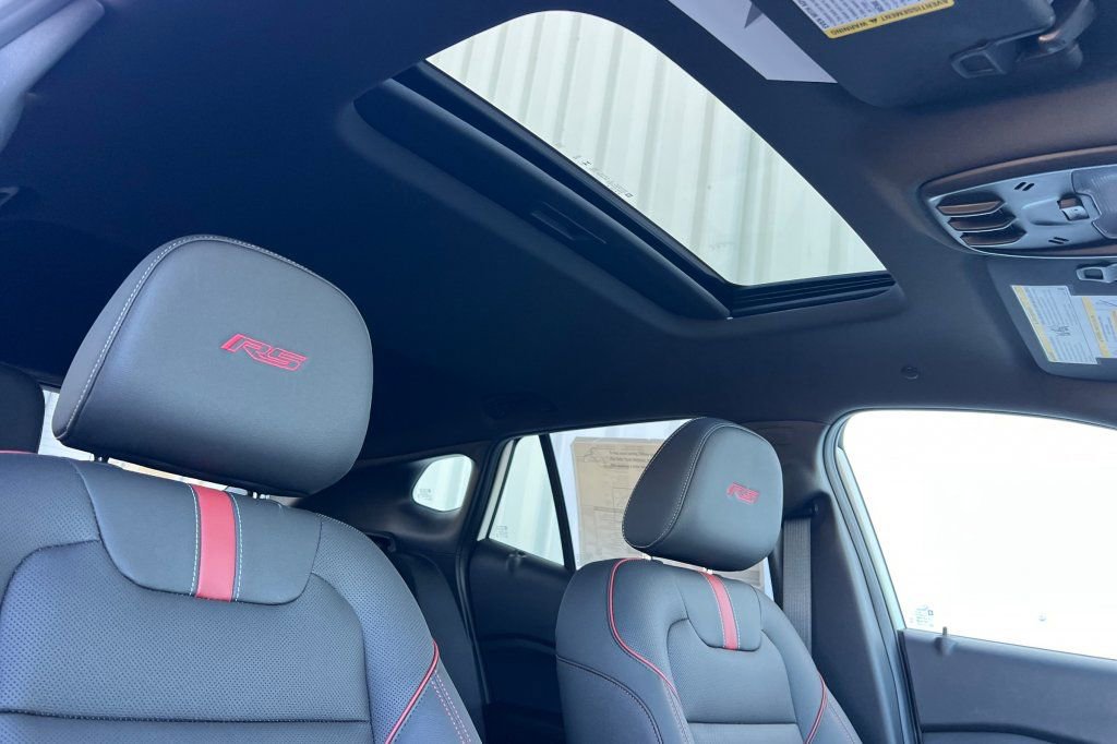 New 2026 Chevrolet Trax RS w/ Sunroof Package image 14