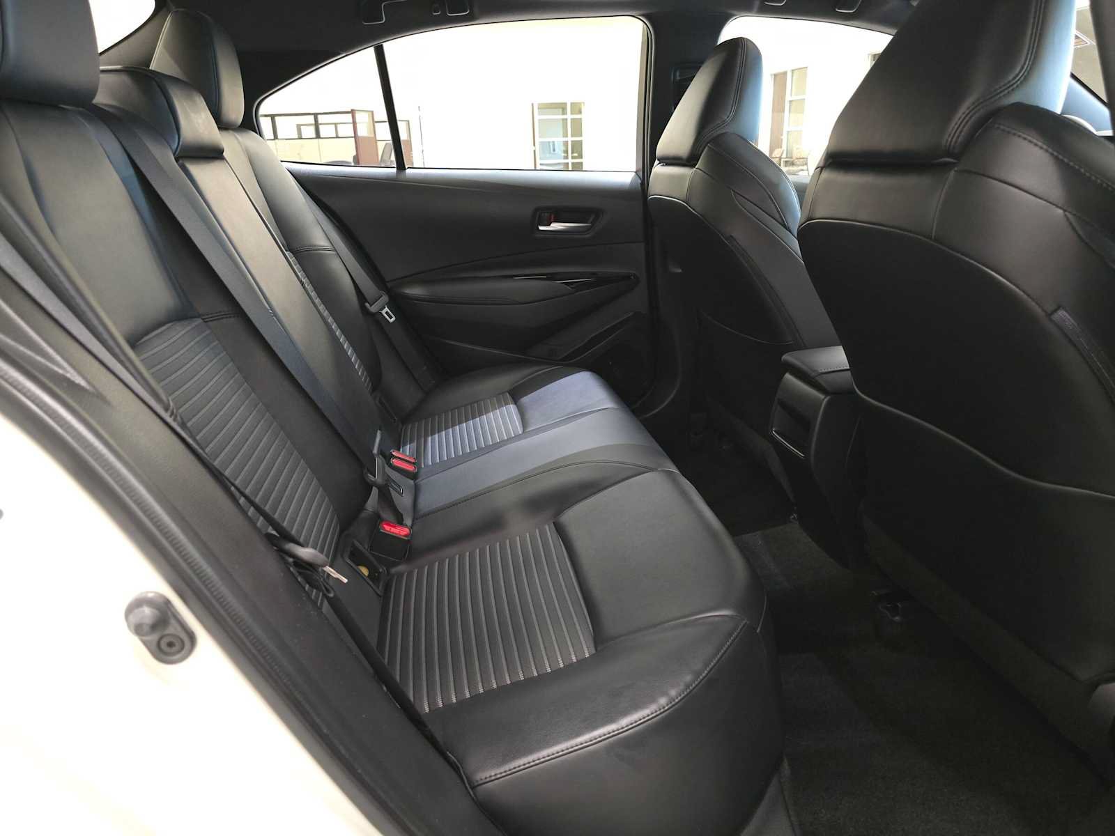 Used 2020 Toyota Corolla XSE FWD image 24