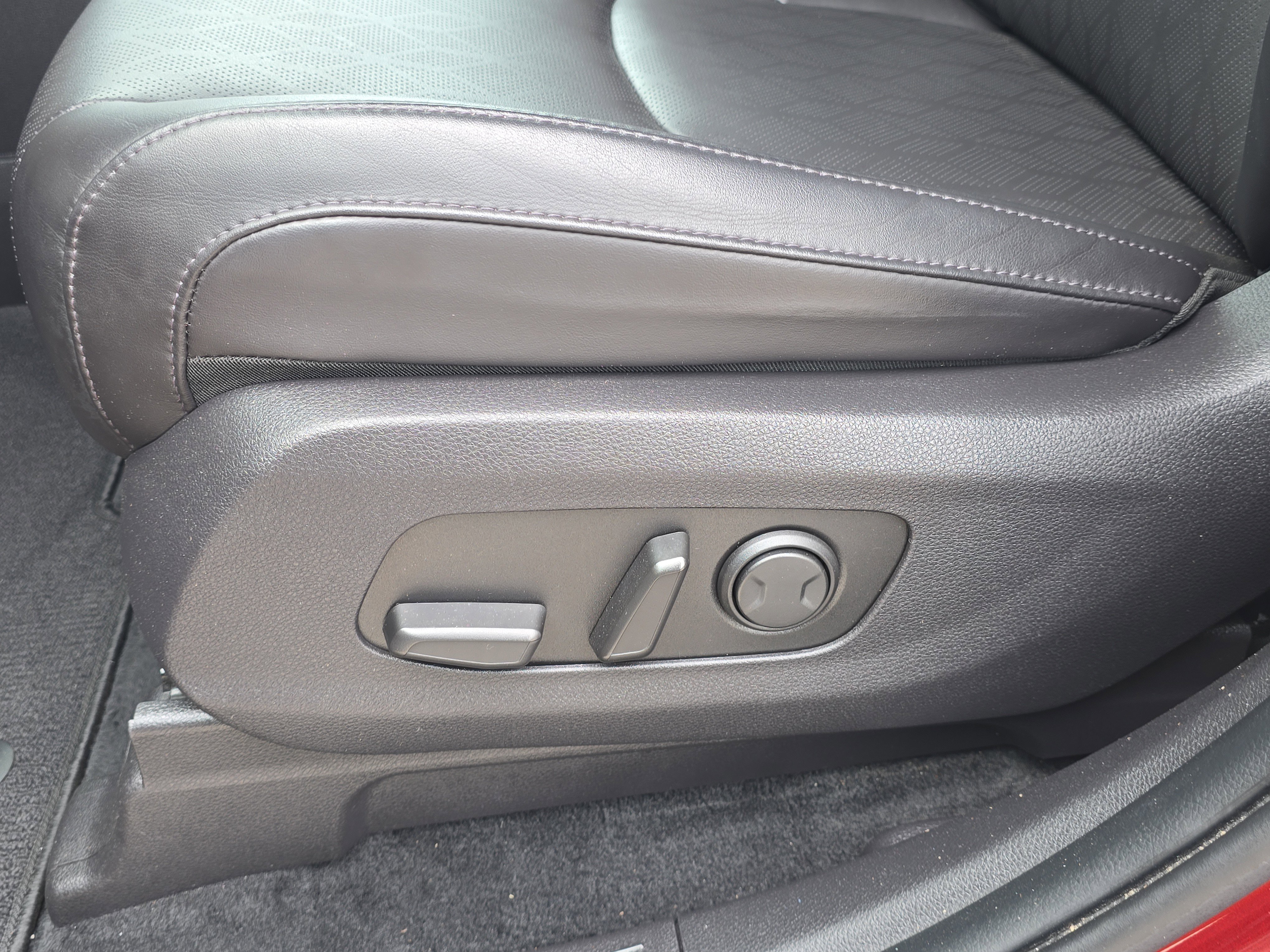 Certified 2023 Kia Carnival EX image 22