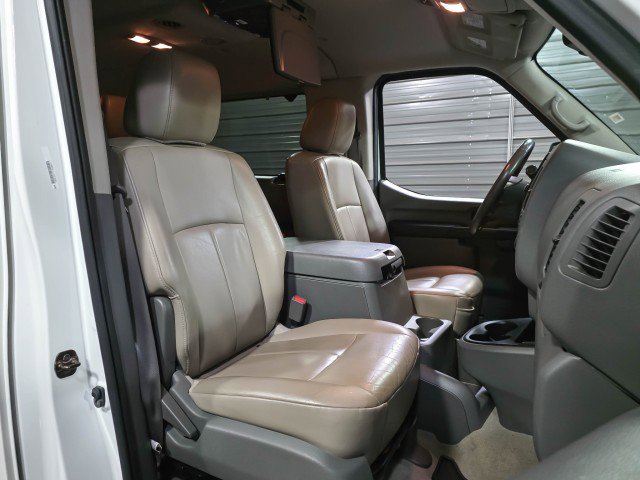 Used 2018 Nissan NV 3500 SL image 19