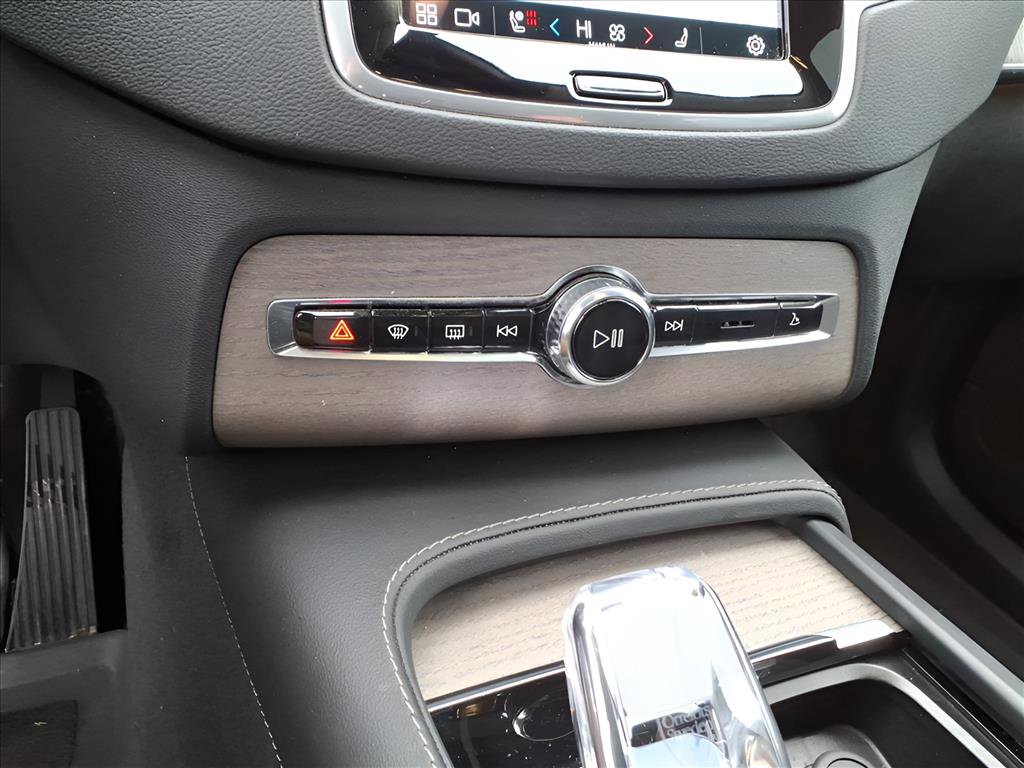 Used 2023 Volvo XC90 T8 Ultimate image 15