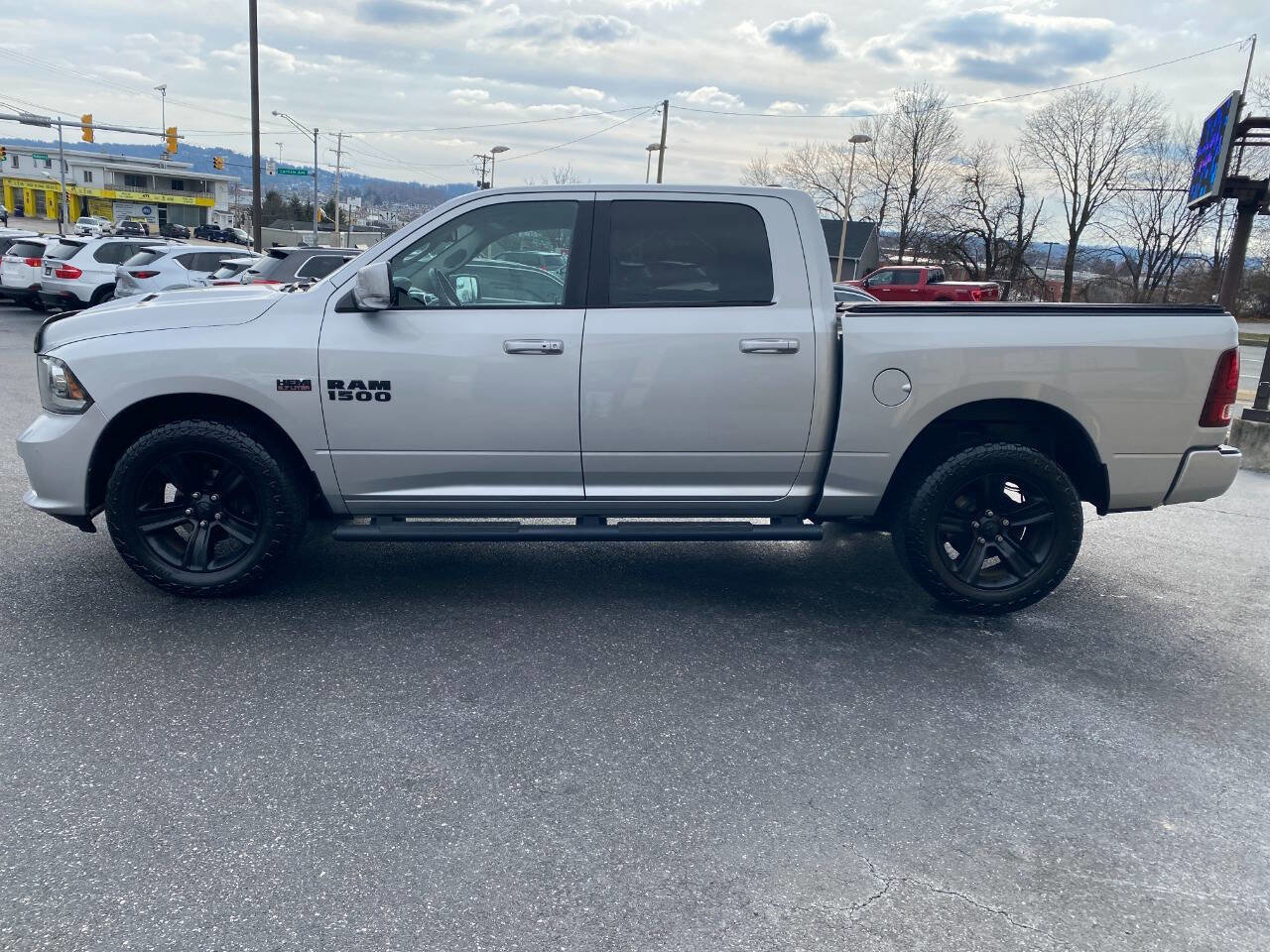 Used 2017 RAM 1500 Sport image 6