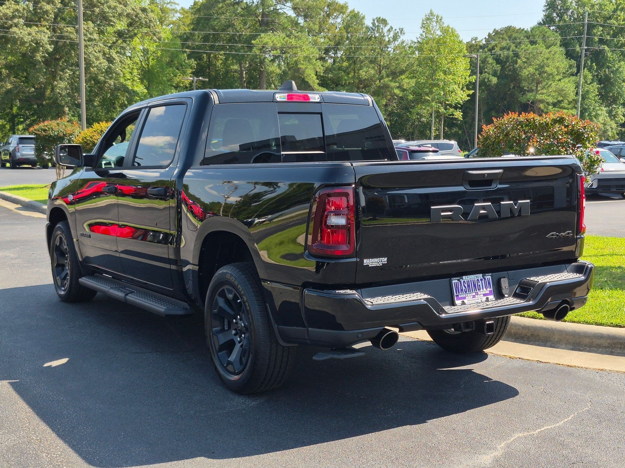 New 2026 RAM 1500 Express AWD/4WD image 7