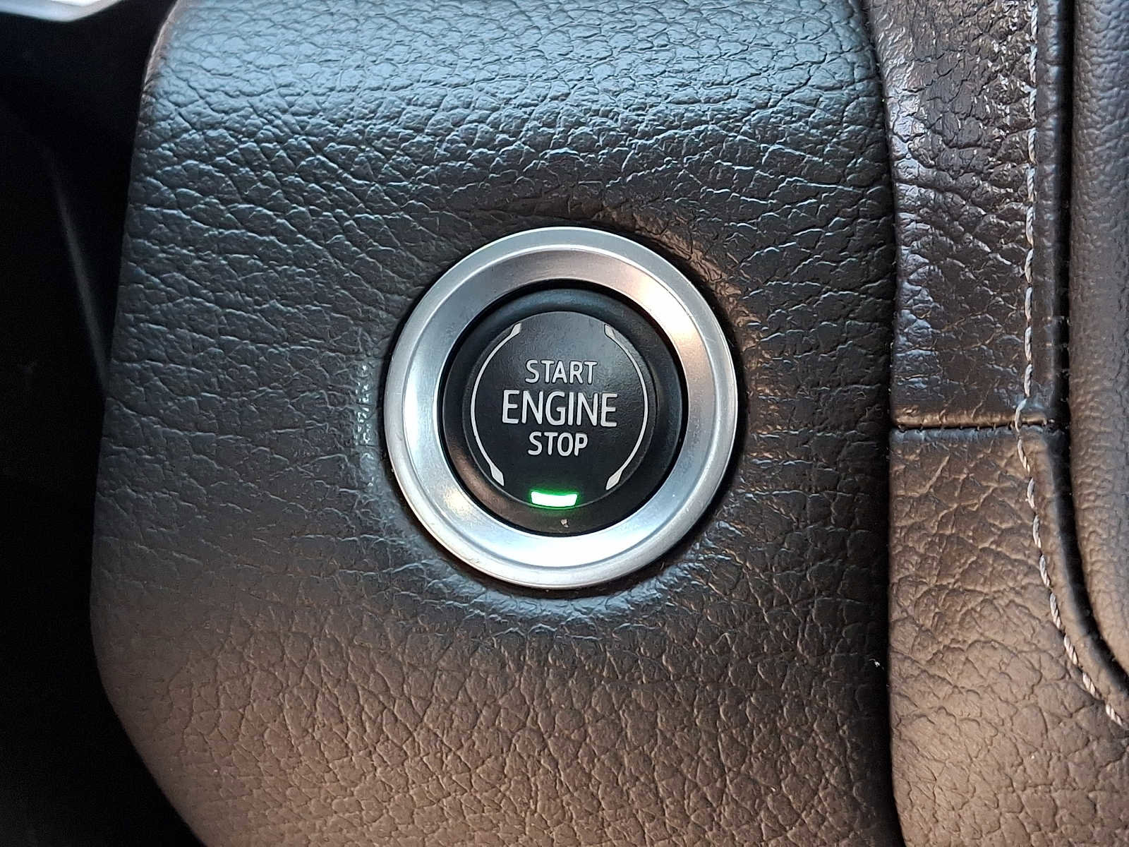 Used 2021 GMC Yukon Denali w/ Denali Premium Package image 26
