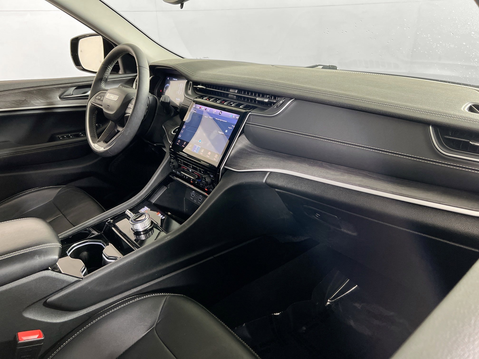 Used 2023 Jeep Grand Cherokee Limited image 26