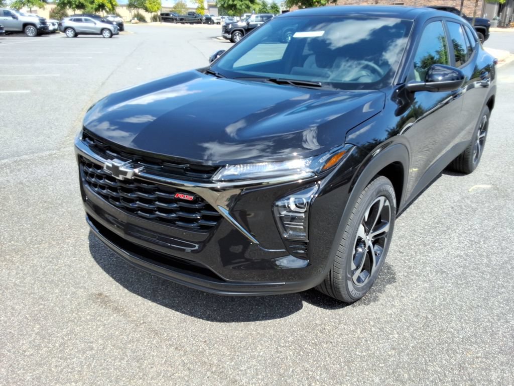 New 2026 Chevrolet Trax RS w/ Sunroof Package FWD image 9