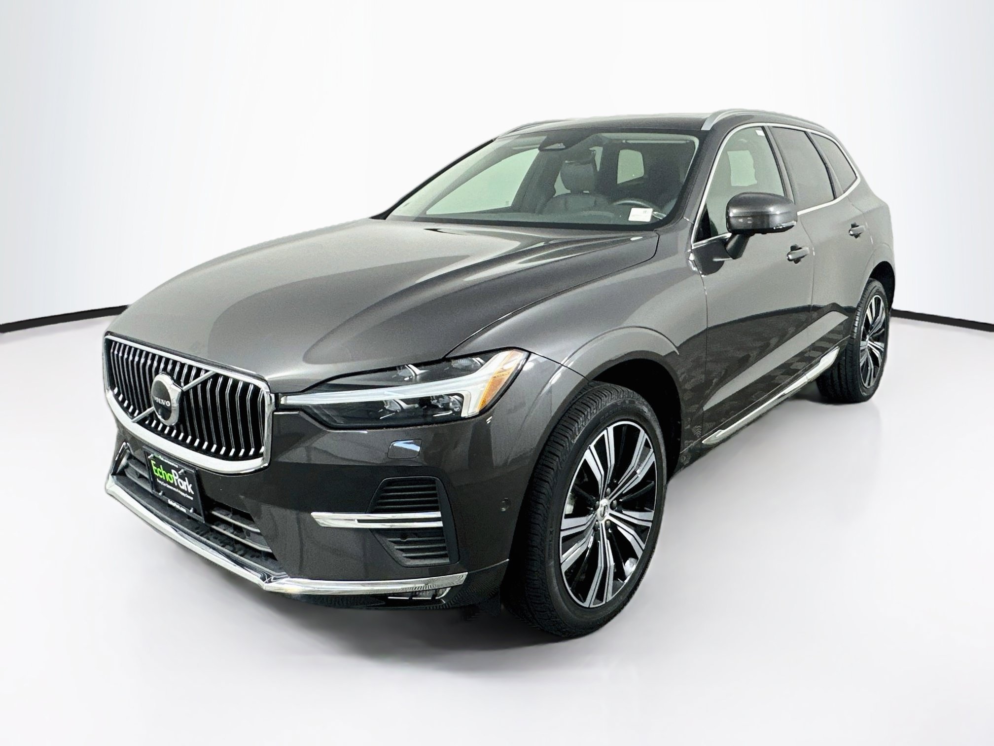 Used 2023 Volvo XC60 B5 Plus w/ Protection Package Premier FWD image 3