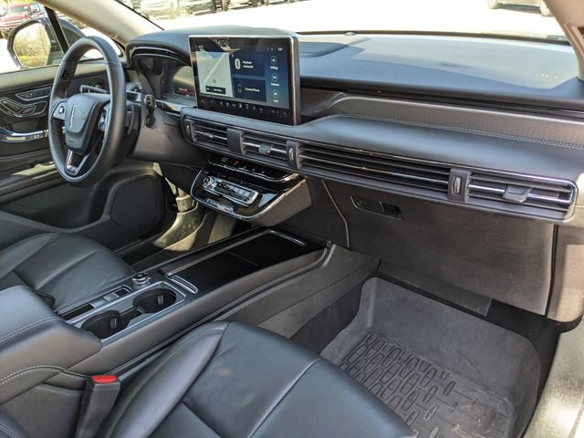 Used 2025 Lincoln Corsair Reserve w/ Equipment Group 202A image 13