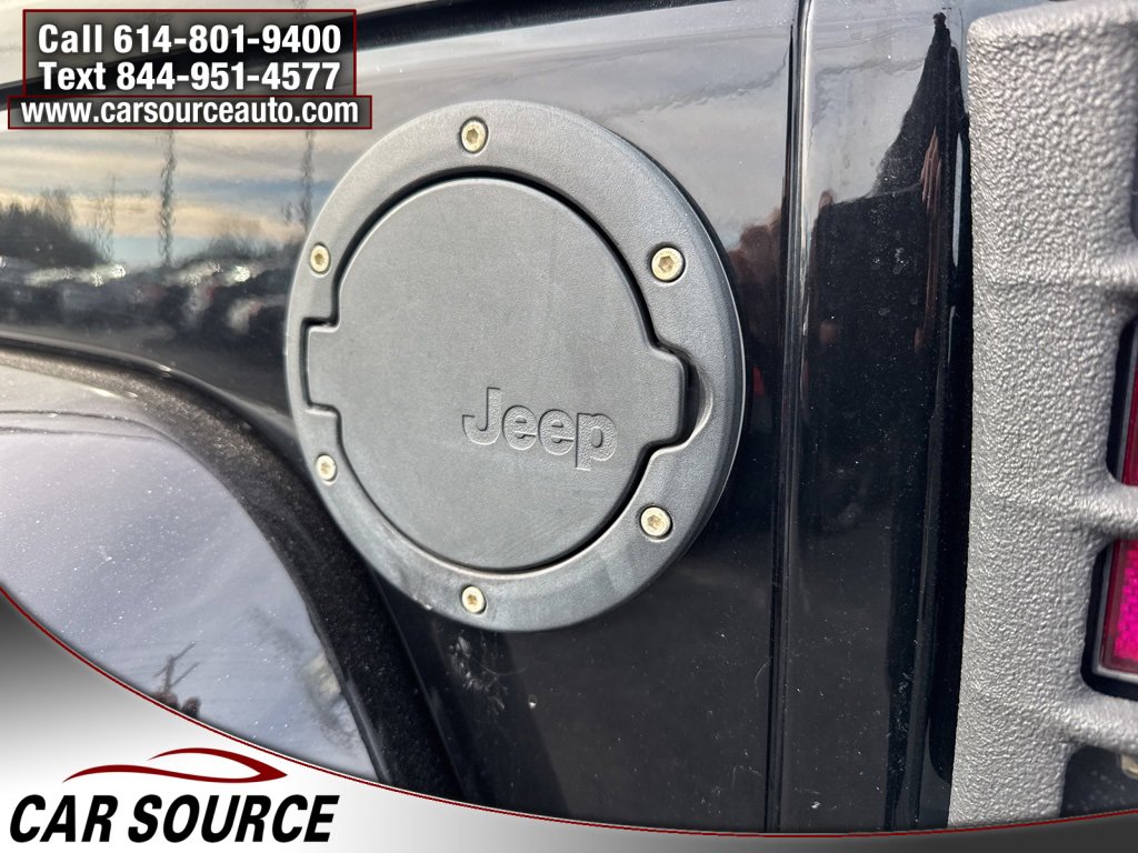 Used 2014 Jeep Wrangler Unlimited Sahara image 5