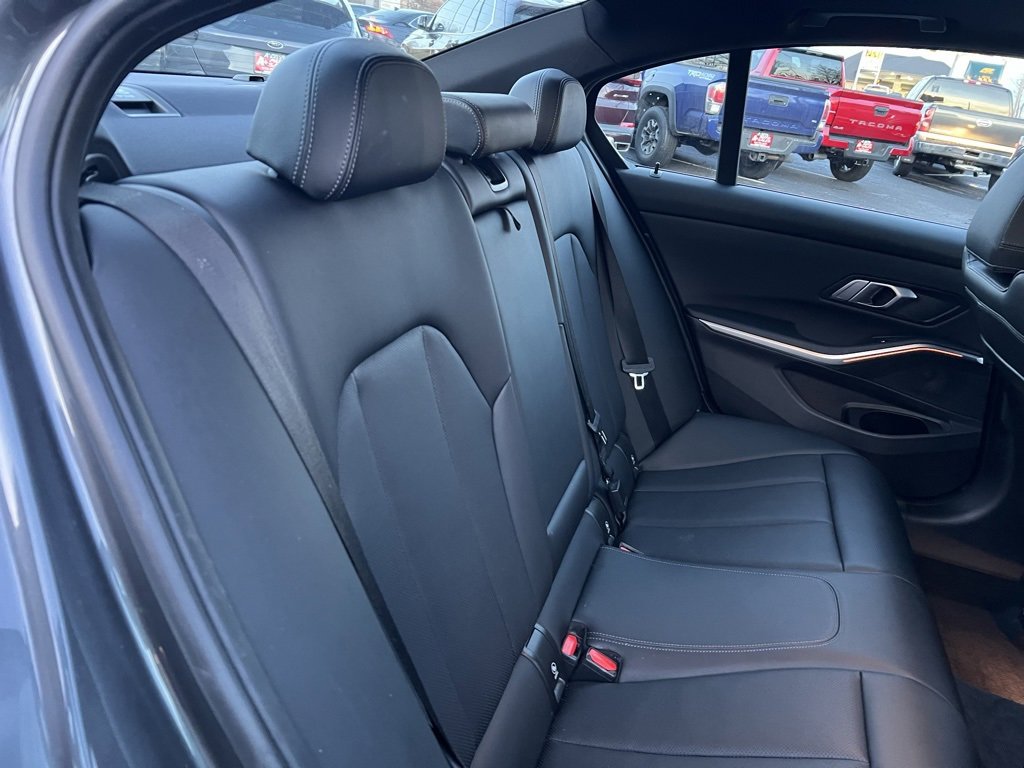 Used 2022 BMW 330i xDrive Sedan w/ Driving Assistance Package image 39