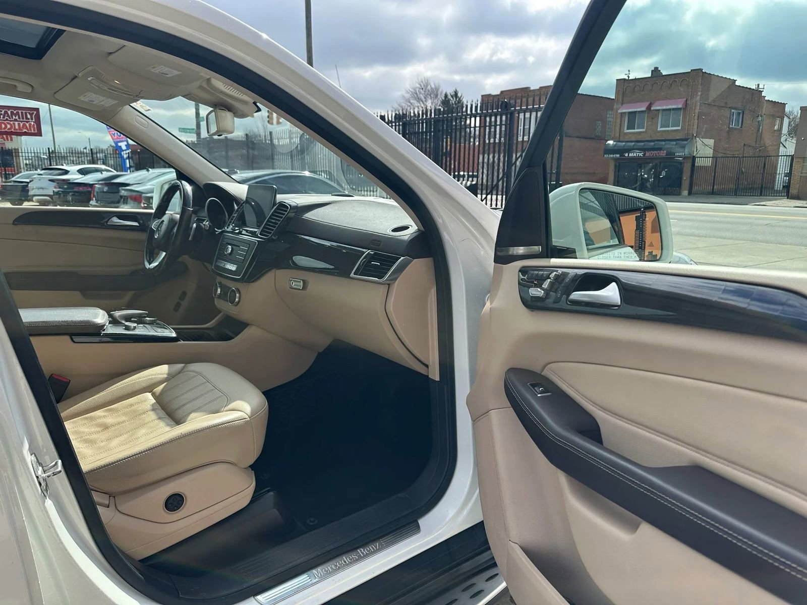 Used 2017 Mercedes-Benz GLS 450 4MATIC image 16