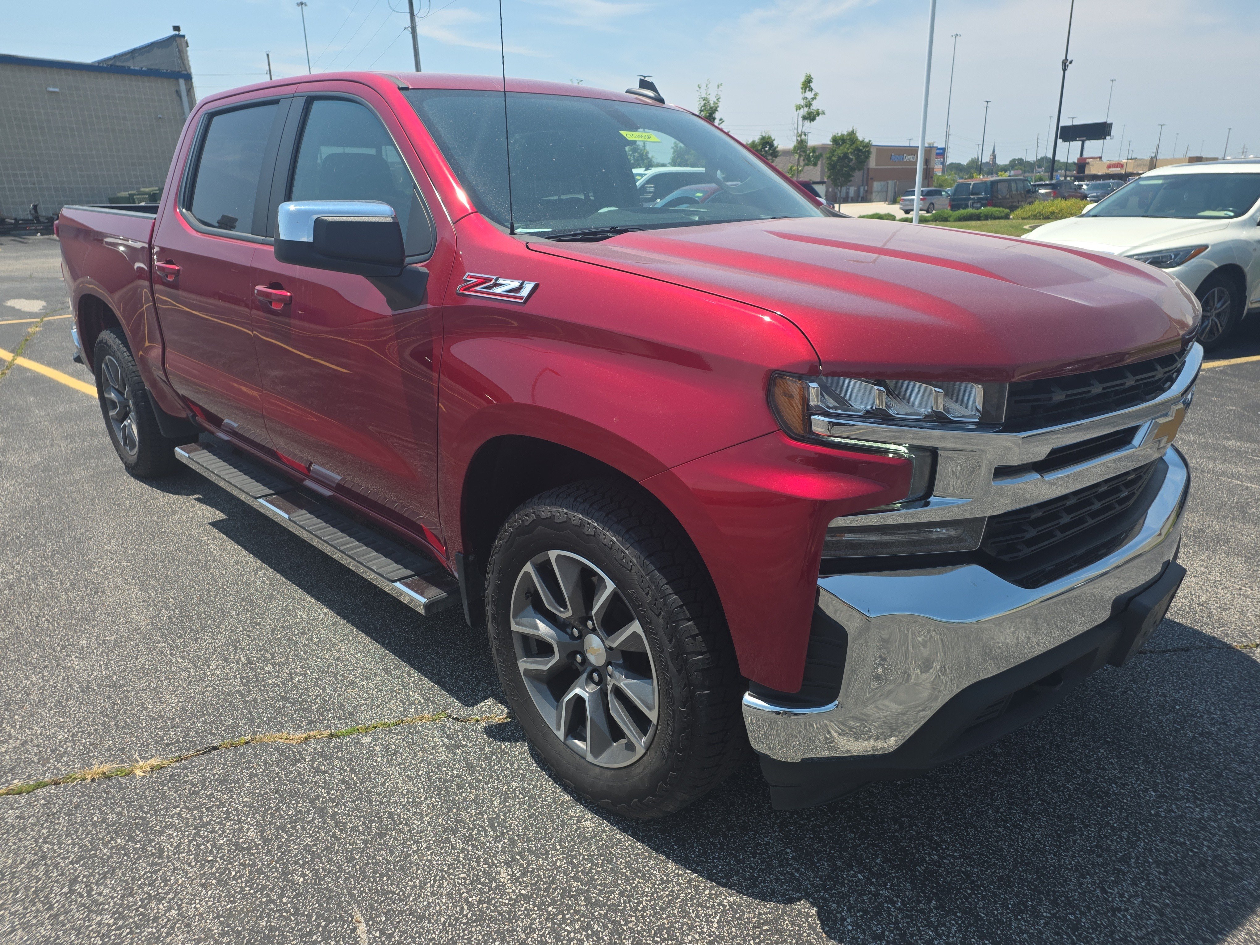 Used 2021 Chevrolet Silverado 1500 LT w/ Z71 Off-Road Package AWD/4WD image 2