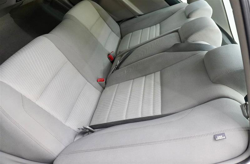 Used 2016 Toyota Camry LE FWD image 5