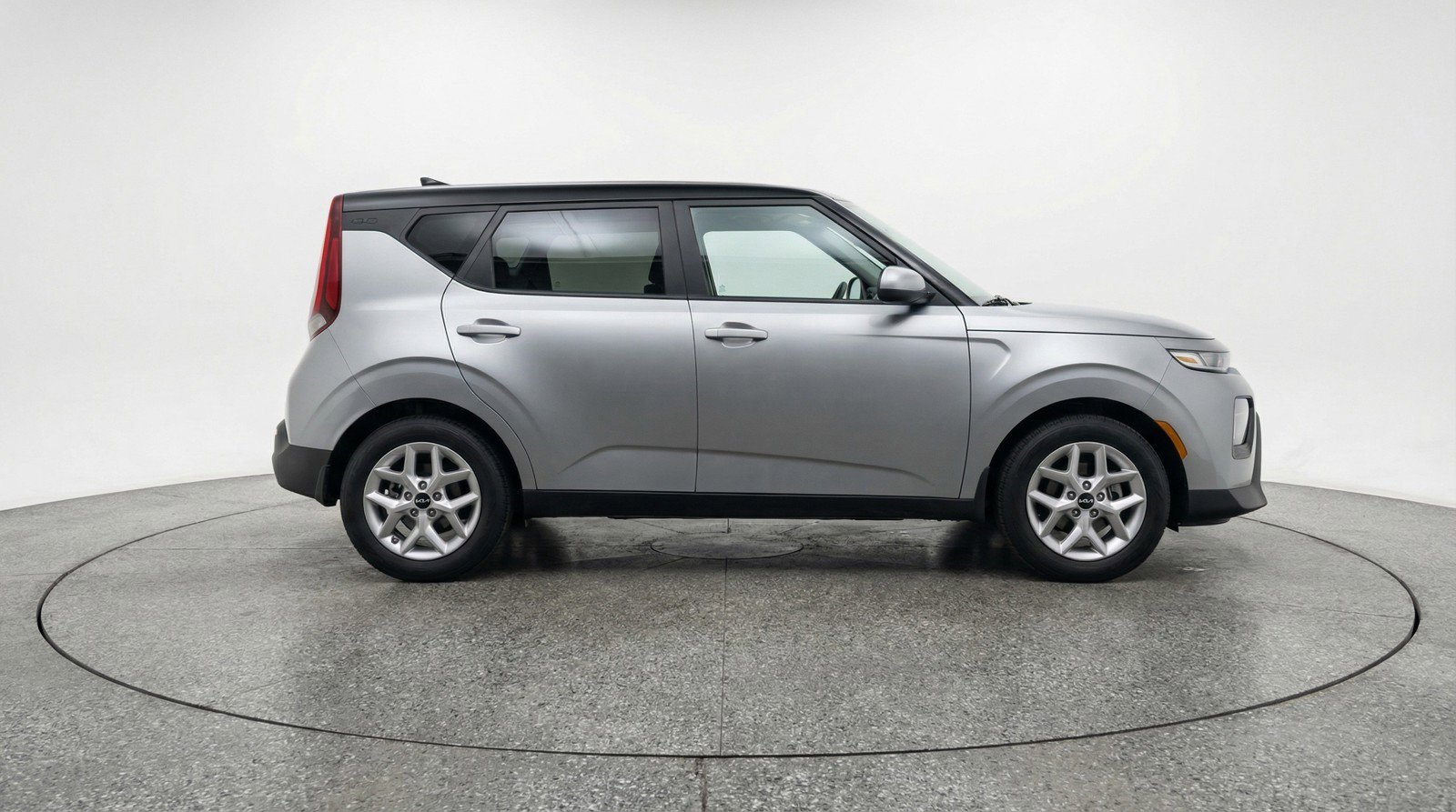Used 2025 Kia Soul LX w/ LX Technology Package image 9