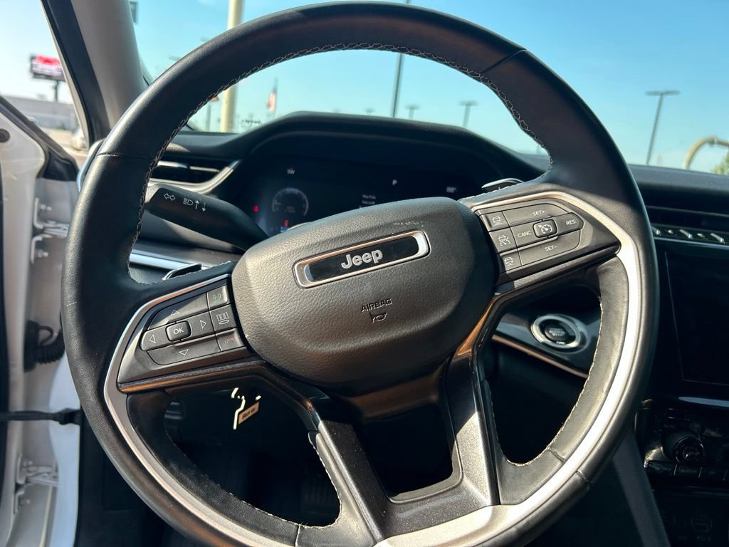 Used 2021 Jeep Grand Cherokee L Laredo w/ Luxury Tech Group I RWD image 17