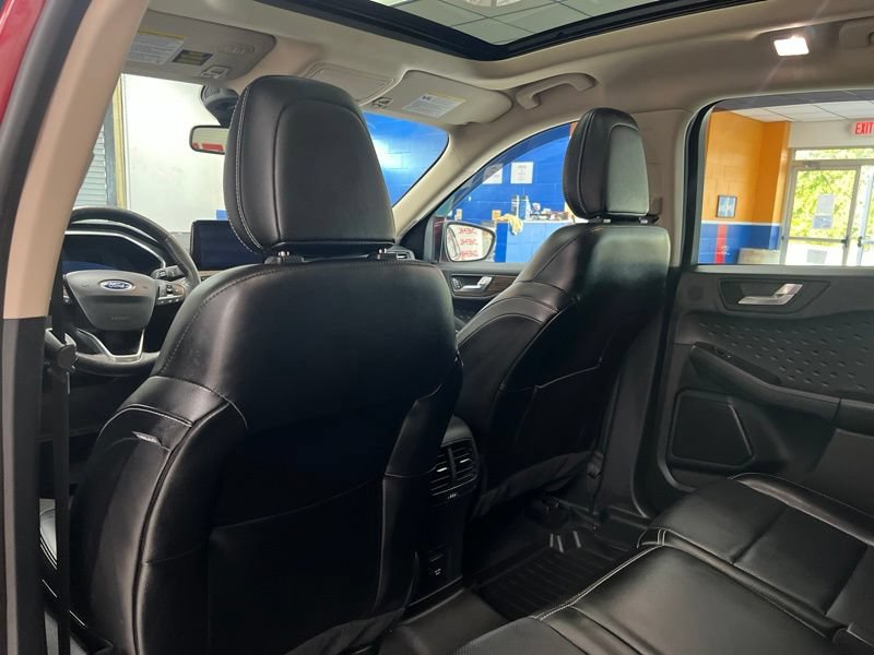 Used 2020 Ford Escape Titanium AWD/4WD image 17