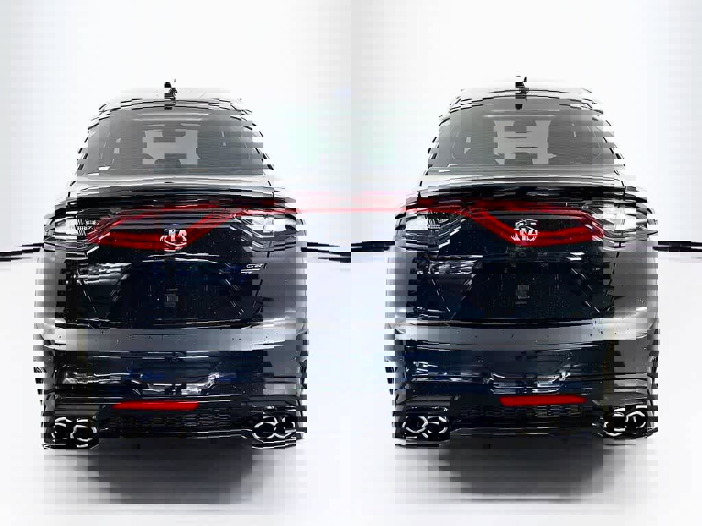 Used 2018 Kia Stinger GT1 image 5