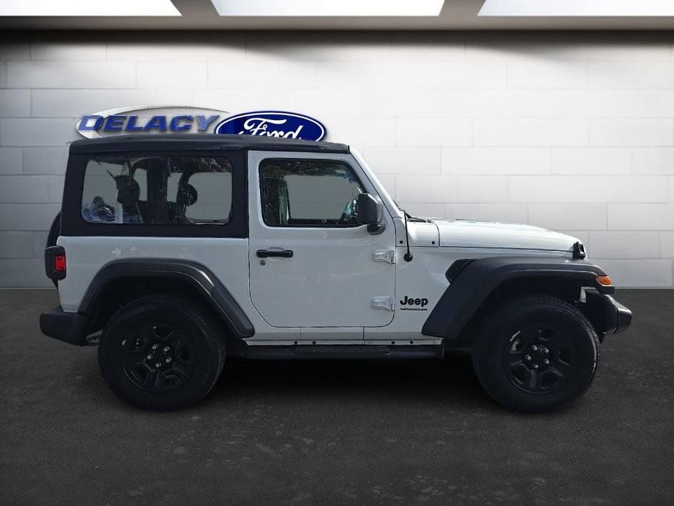 Used 2022 Jeep Wrangler Sport image 6