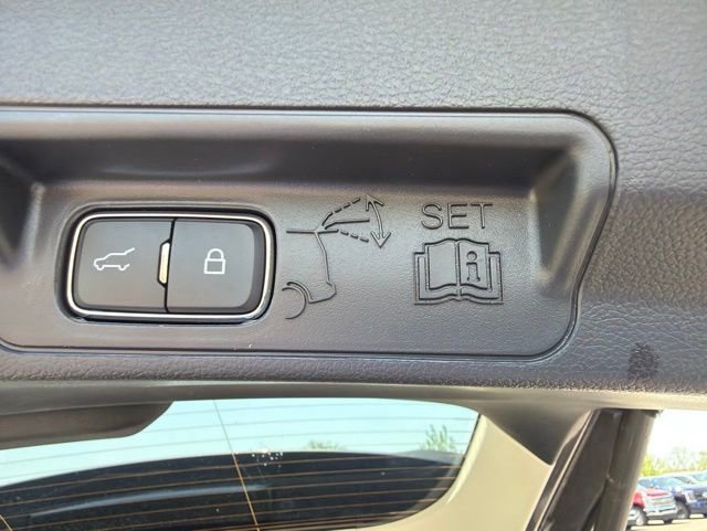 Used 2025 Ford Explorer Active RWD image 11
