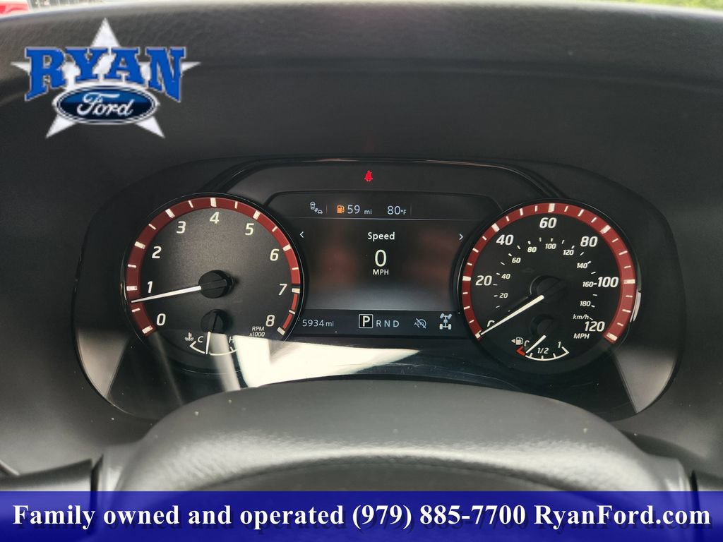 Used 2025 Nissan Frontier PRO-4X AWD/4WD image 11
