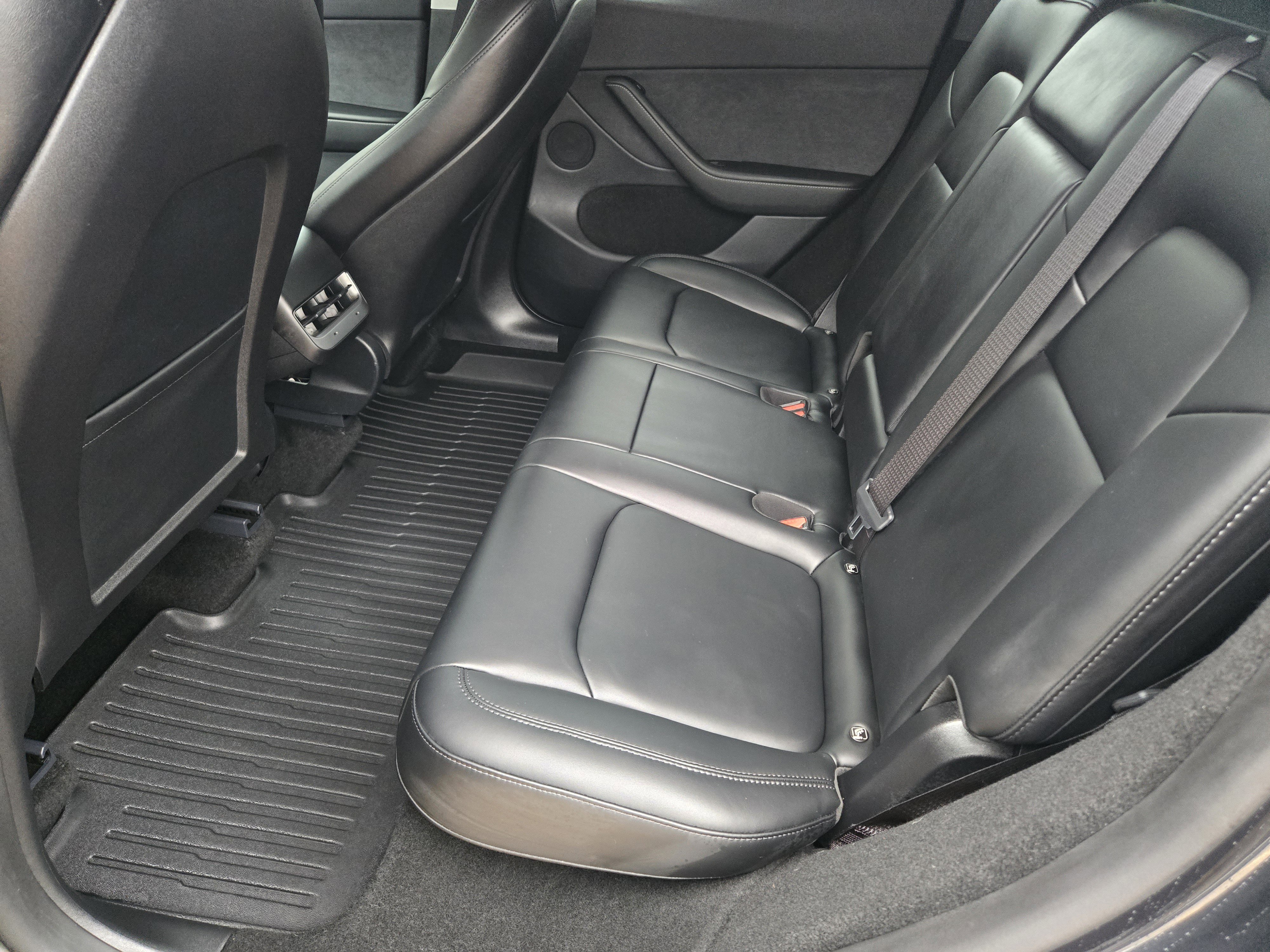 Used 2024 Tesla Model Y Long Range image 22