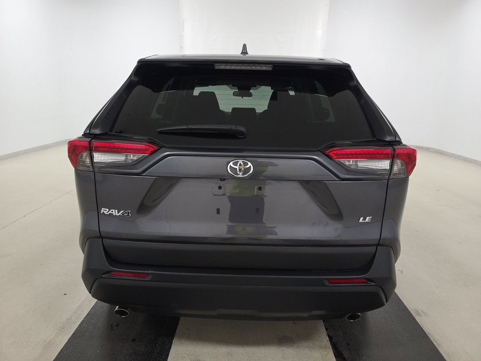 Used 2024 Toyota RAV4 LE image 5
