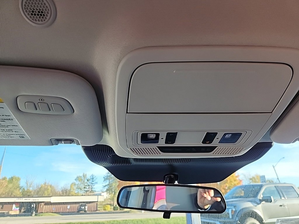 New 2025 Ford Explorer Active w/ Active Comfort Package image 30