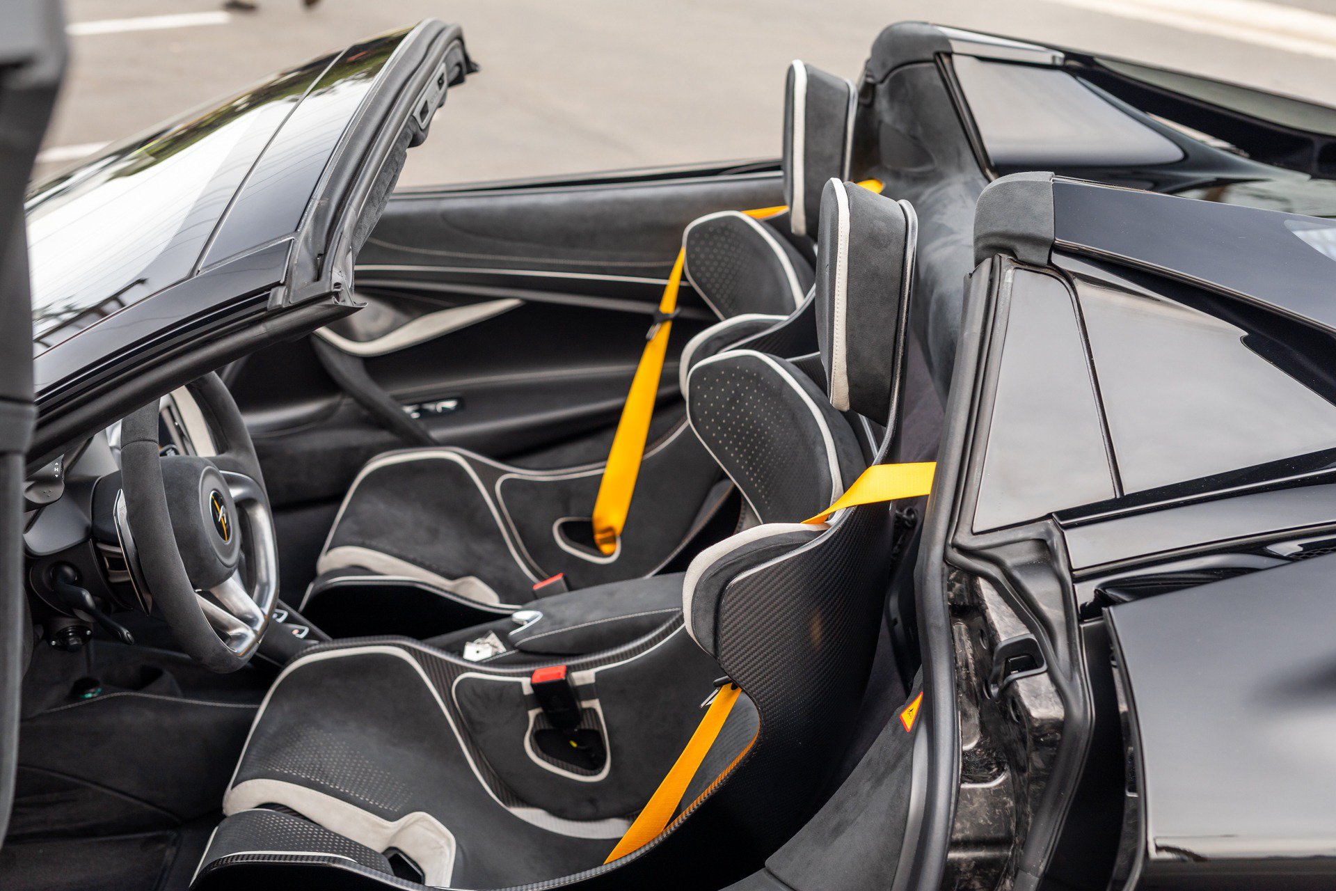 Used 2024 McLaren 750S Spider RWD image 42