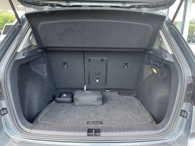 Used 2023 Volkswagen Taos SE w/ Panoramic Sunroof Package FWD image 30